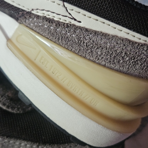 NIKE - Picture 8 of 12